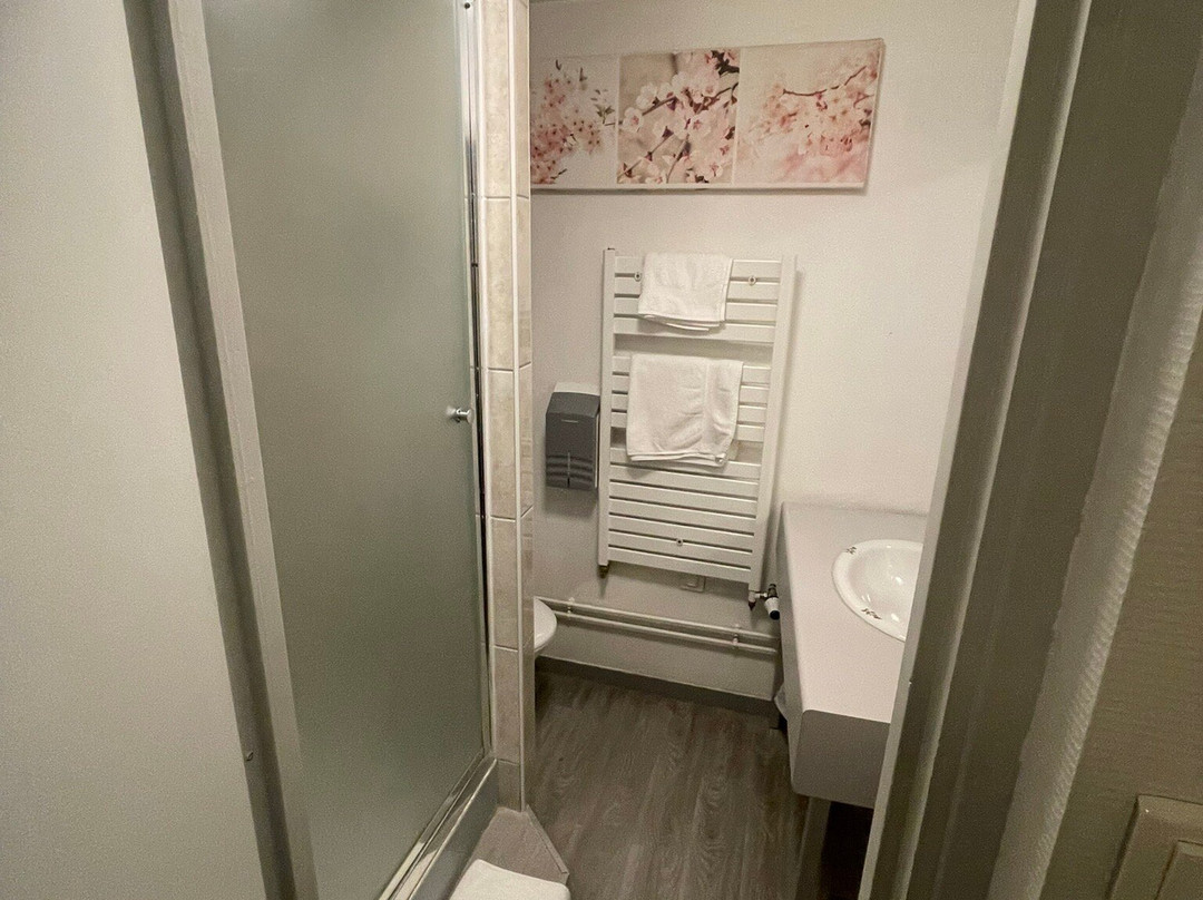 厄拉德酒店主图