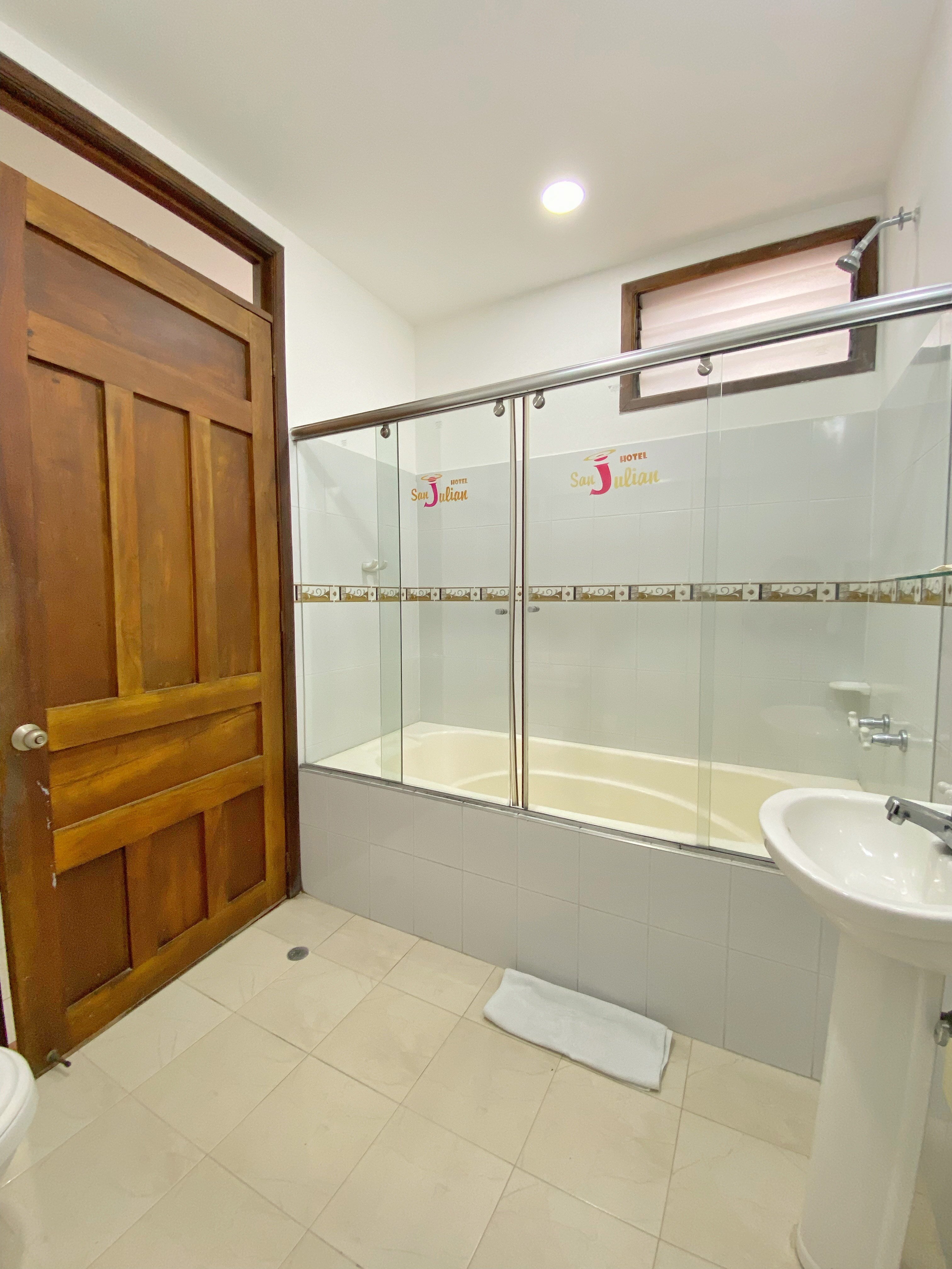 Hotel San Julian-浴室