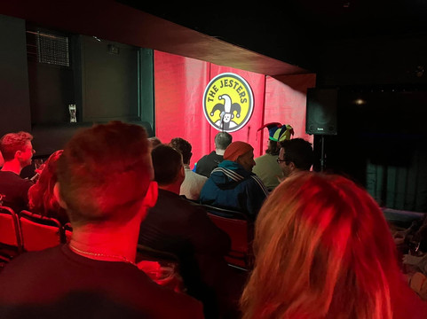 The Jesters Comedy Club-巴斯必去景点
