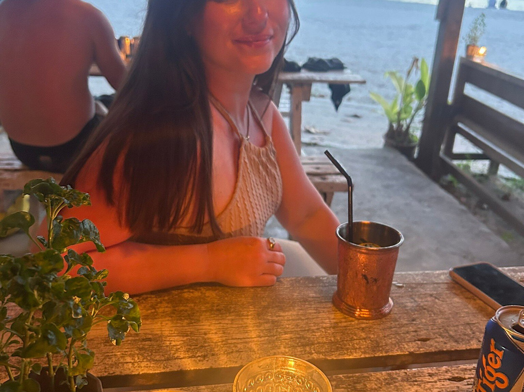 Ah Chong Beach Bar Cafe景点图片