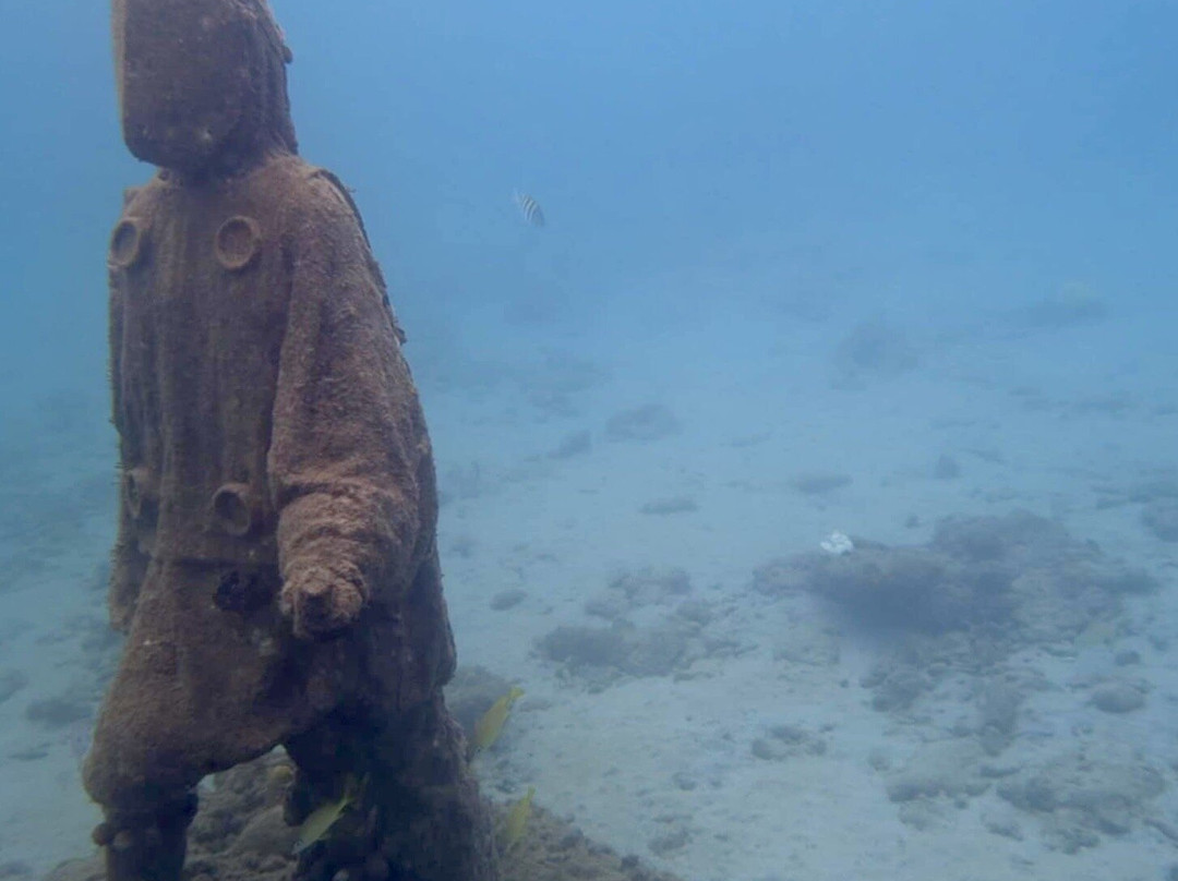 Underwater Sculptures-St. George's必去景点
