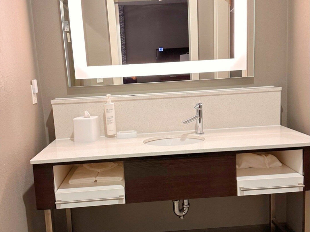 Hampton Inn And Suites Stroud主图