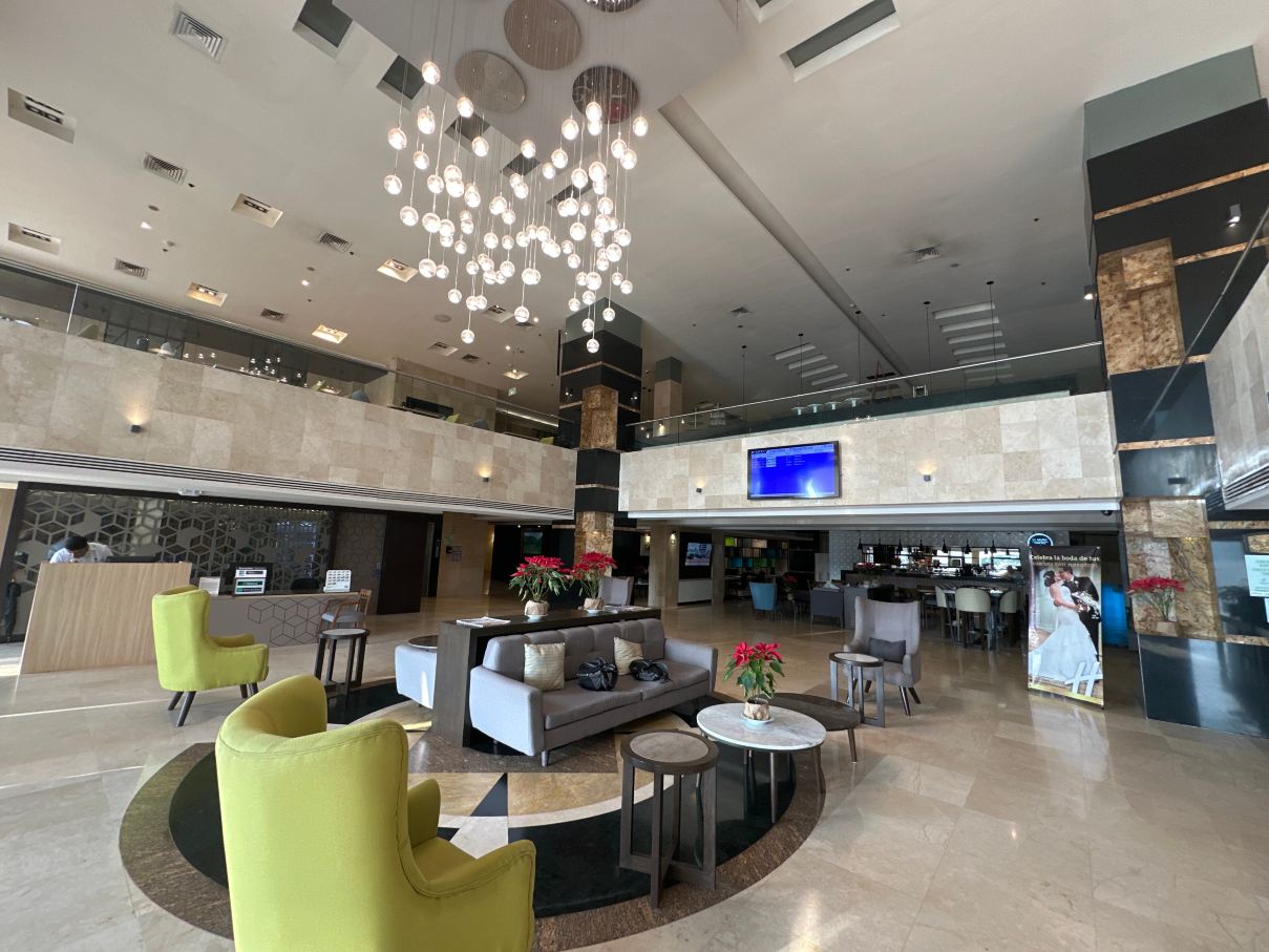 比亚埃尔莫萨机场假日酒店-官方