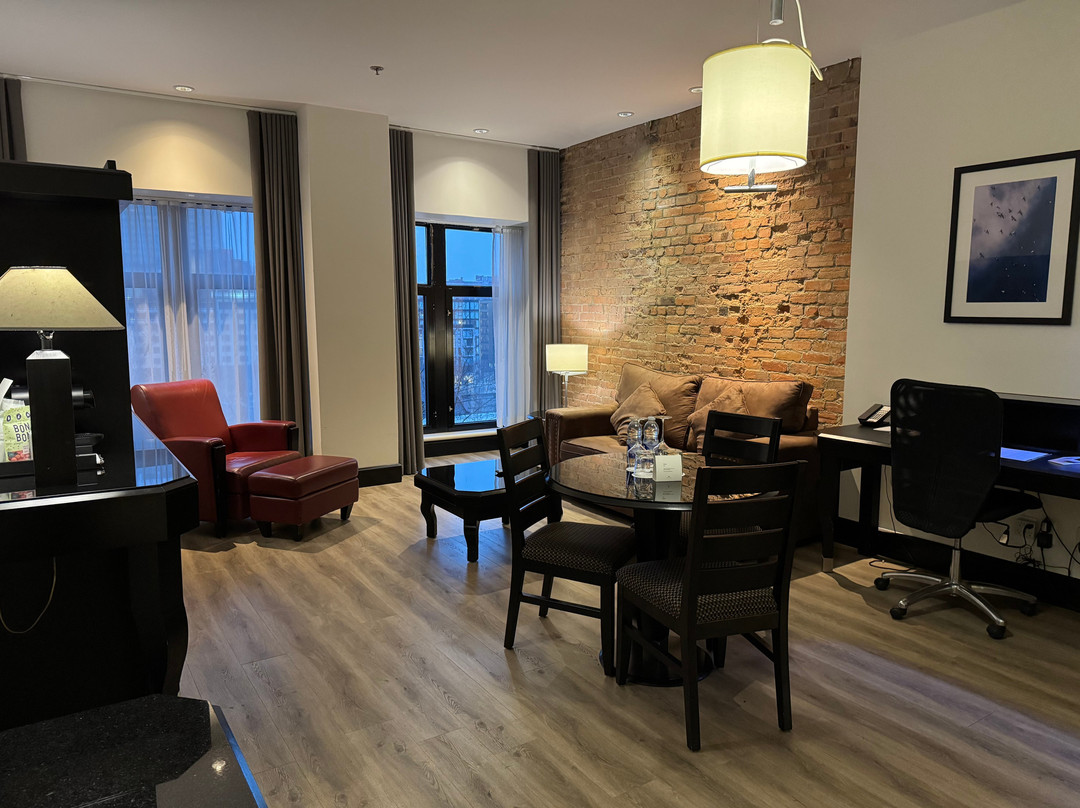 普雷斯迪阿梅斯套房酒店主图