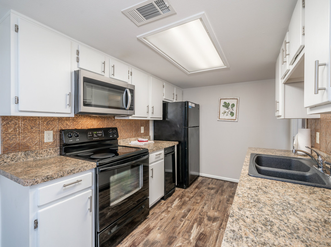 South Shore Lake Resort主图