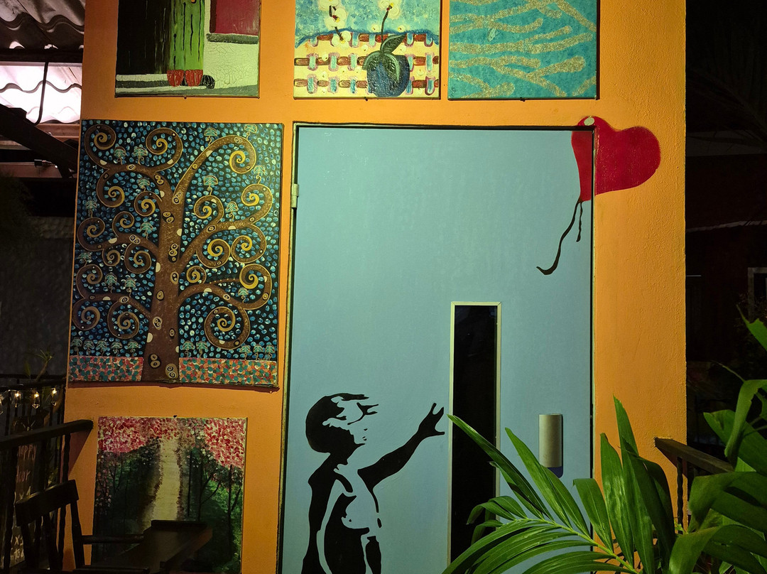 贡查尔酒店主图