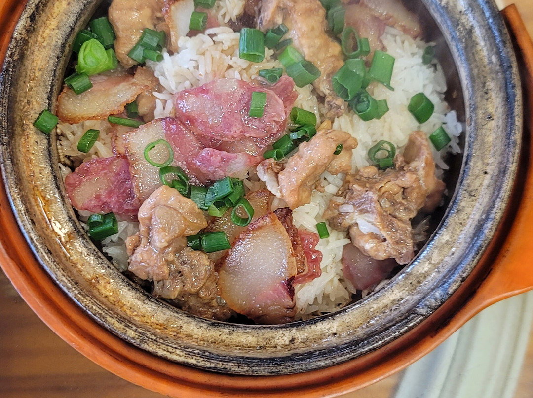 Guan's Firewood Clay Pot