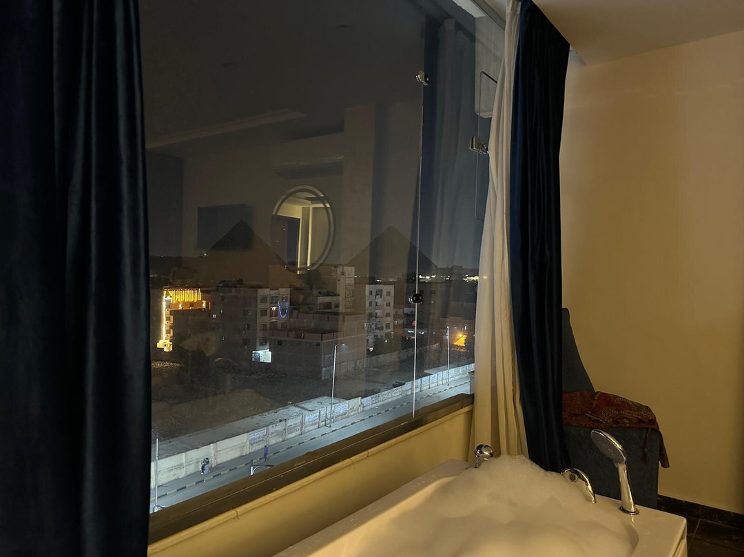 Pharaonic Pyramids Inn