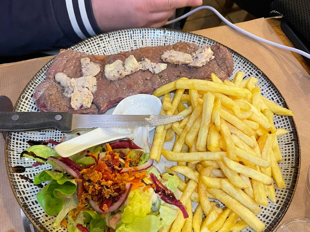 À Les 3