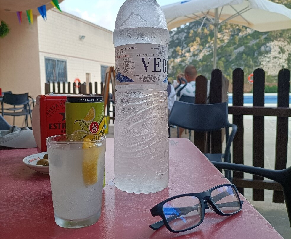 El Bar -d- La Piscina