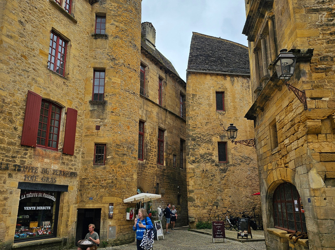 Sarlat Market景点图片