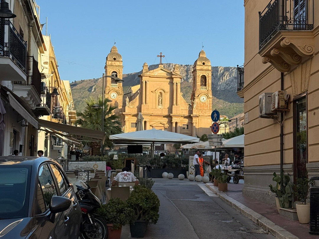 Chiesa Madre Maria SS. delle Grazie-Terrasini必去景点