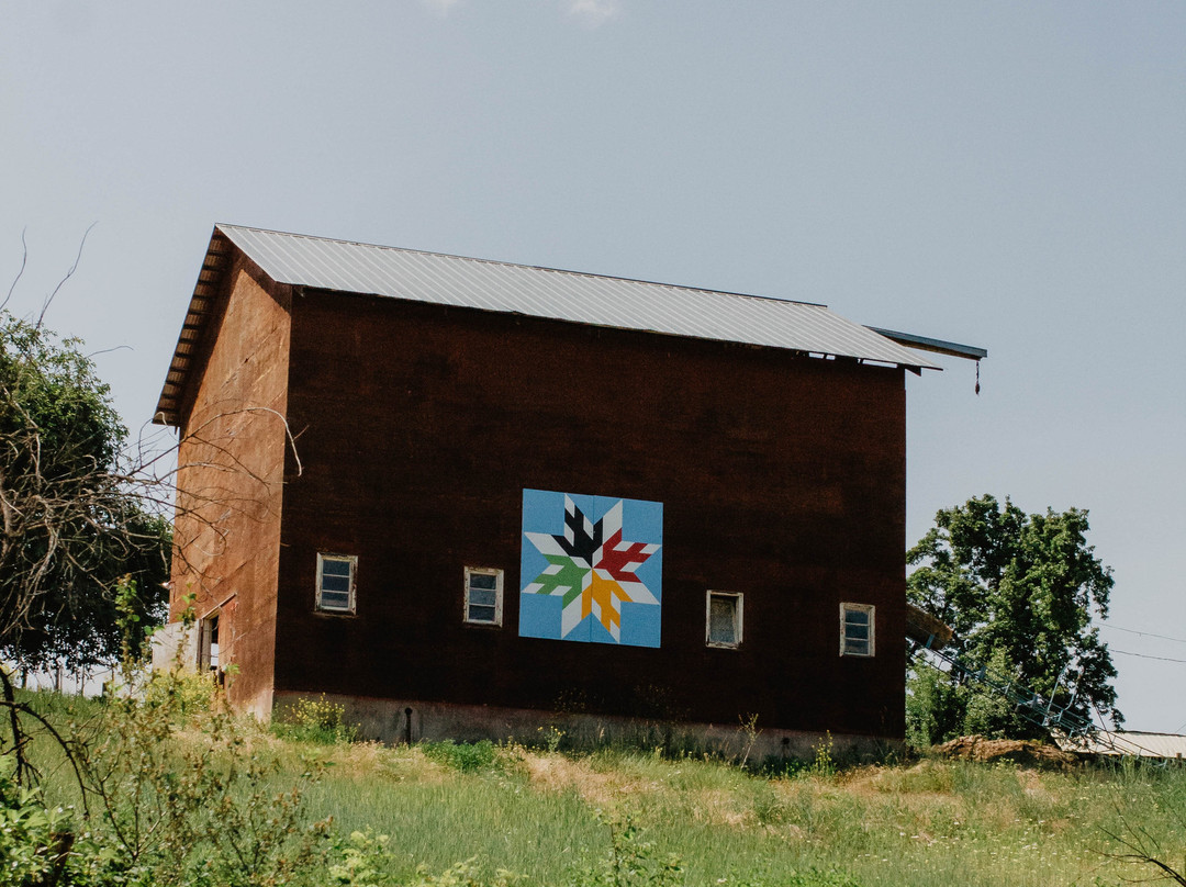 Armstrong Spallumcheen Visitor Centre-Armstrong必去景点