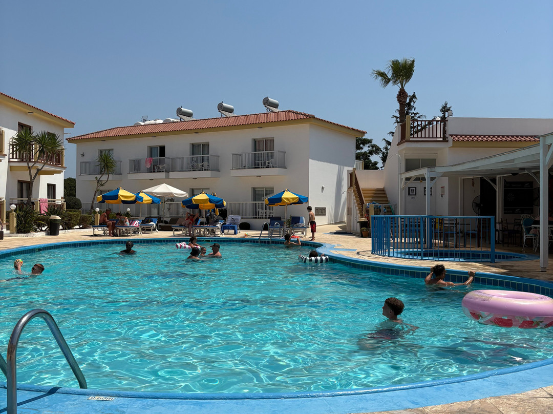 Cosmelenia Hotel Apartments主图