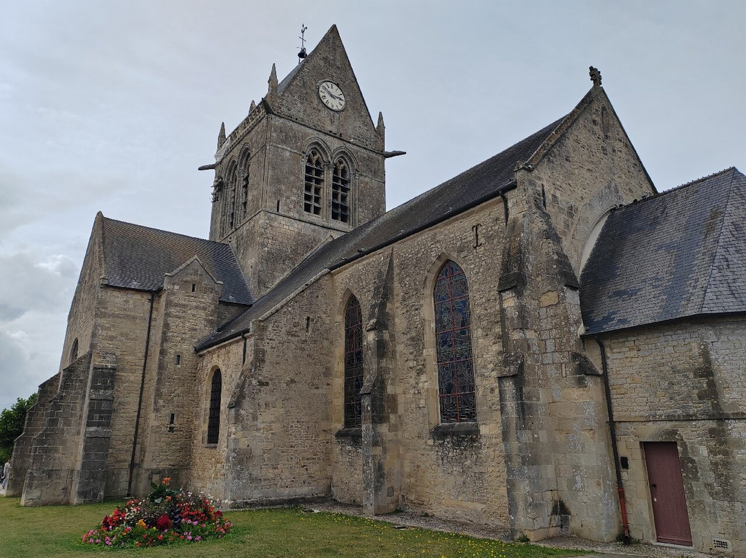 Sainte-Mere-Eglise Church-Sainte-Mere-Eglise必去景点