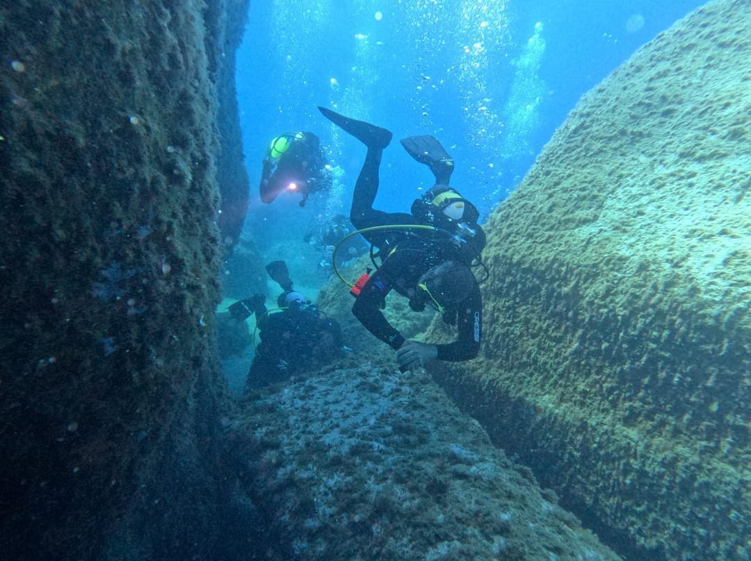 Abyssos Diving School & Snorkeling-Capo Comino必去景点