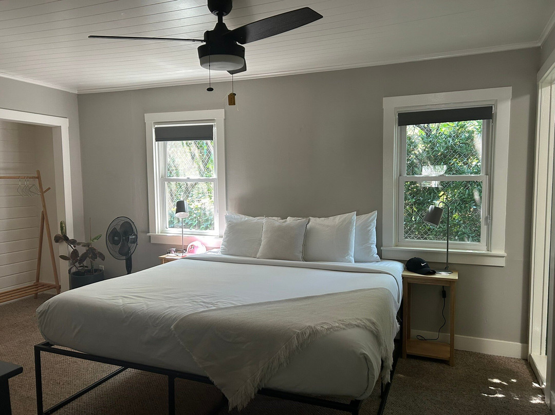 Piety Hill Cottages主图