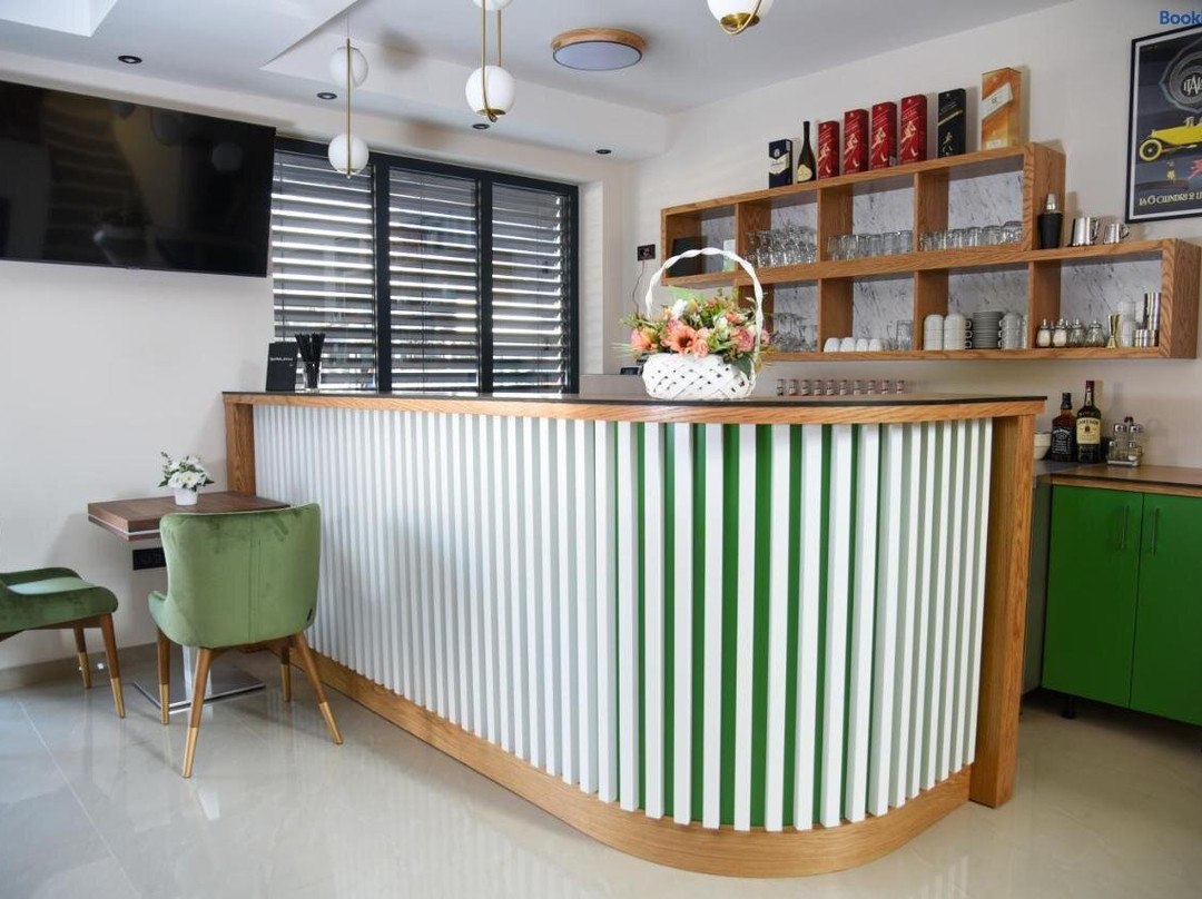 Merak Rooms & Caffe Bar