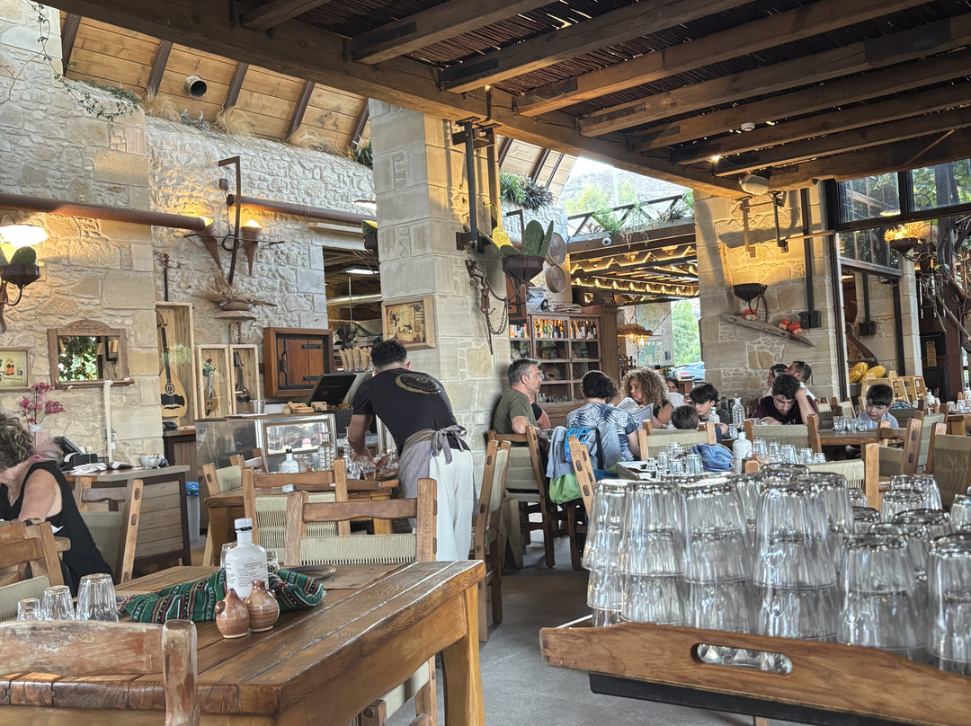 Gramboussa Restaurant