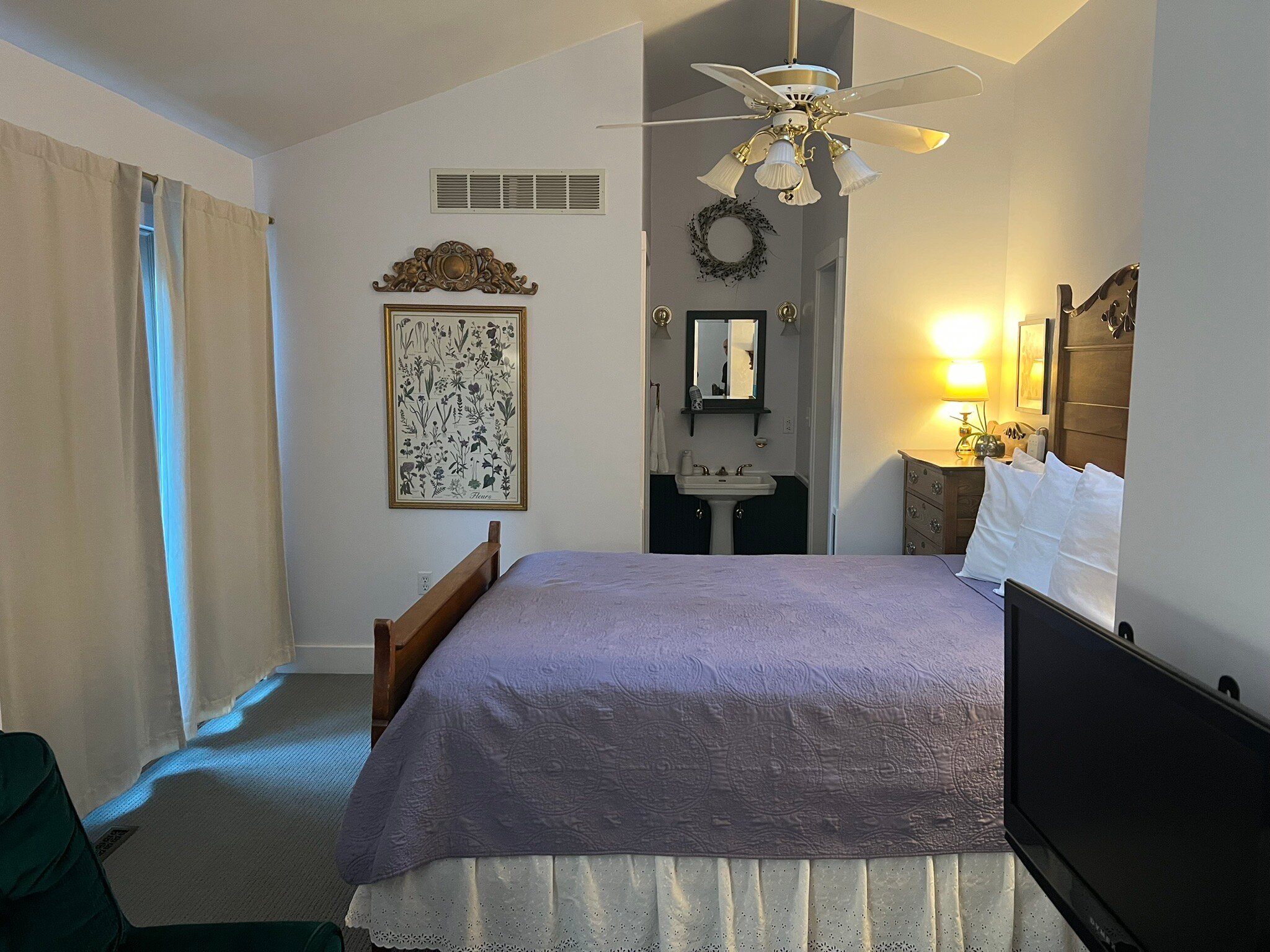 Garden Grove Inn: Bed & Breakfast-官方