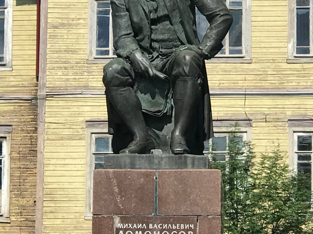 Monument To M. V. Lomonosov-Krasnoe Selo必去景点