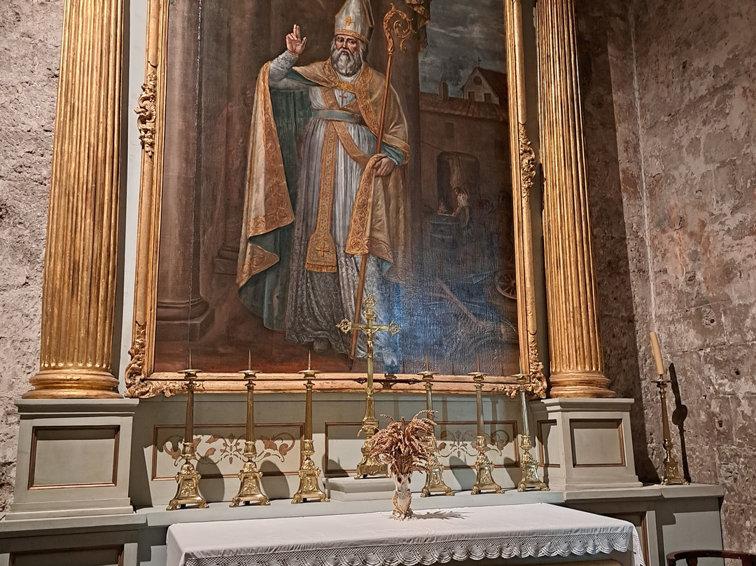Eglise Notre-Dame-de-Nazareth-Pernes-les-Fontaines必去景点