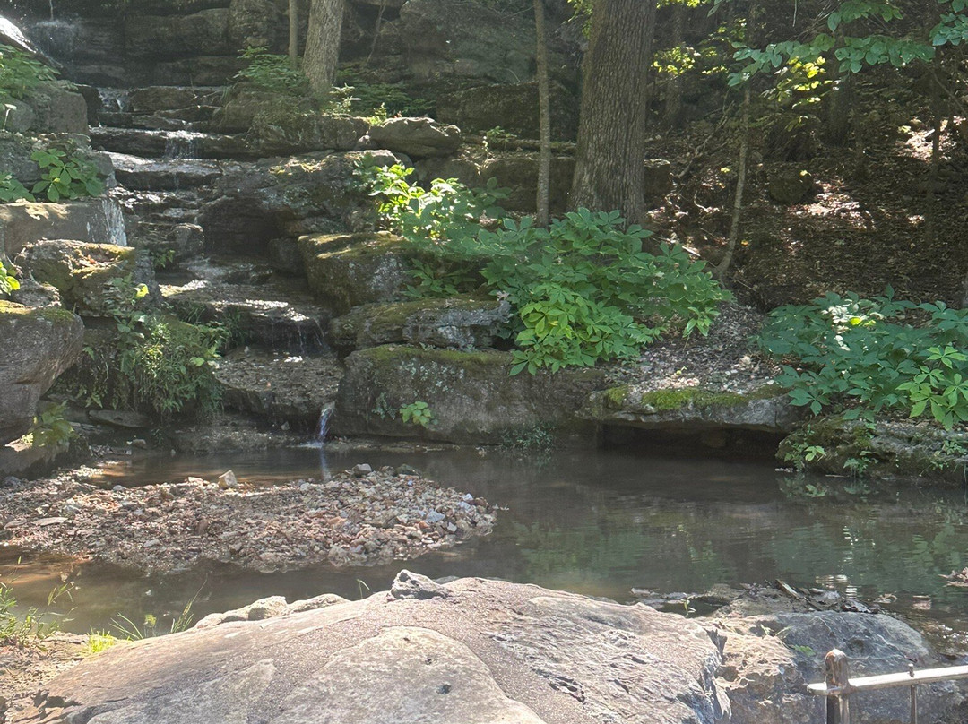 Lost Canyon Nature Trail and Cave-Ridgedale必去景点