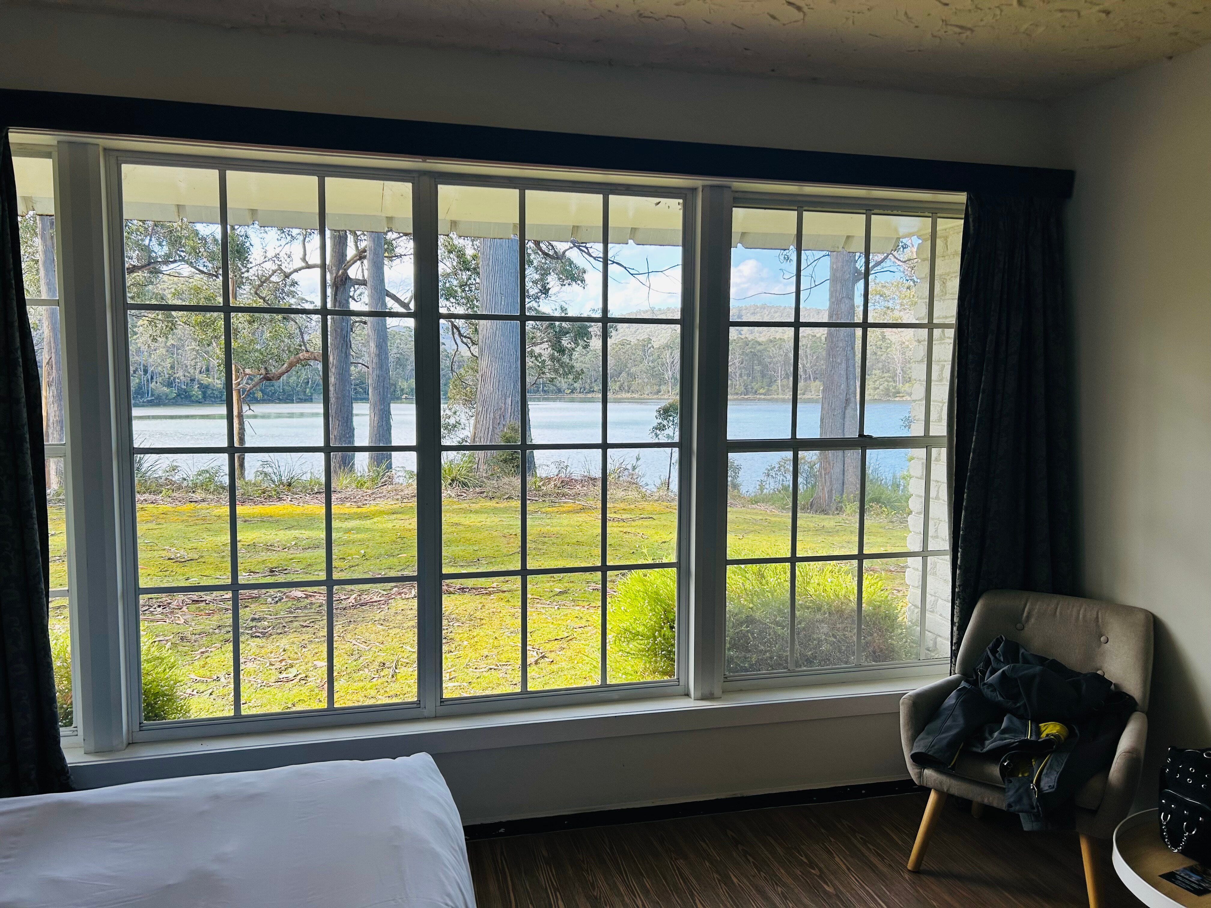 狐狸和猎犬酒店-官方