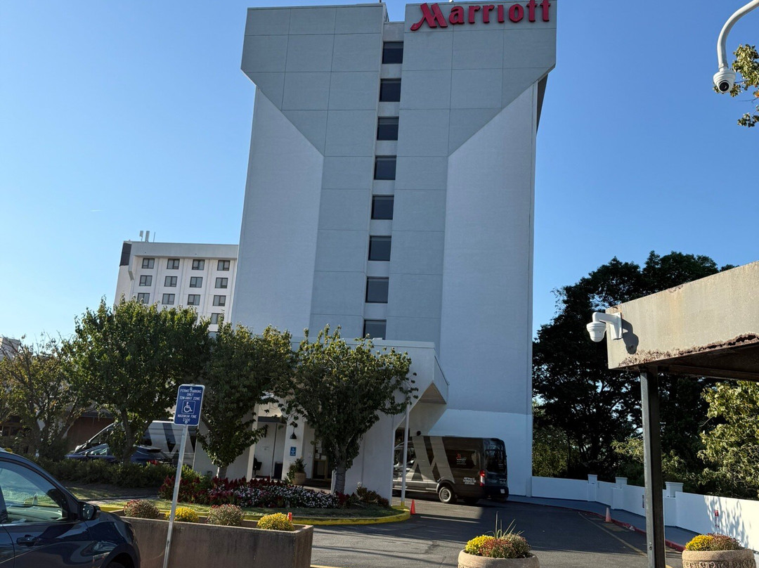 纽约拉瓜迪亚机场万豪酒店主图