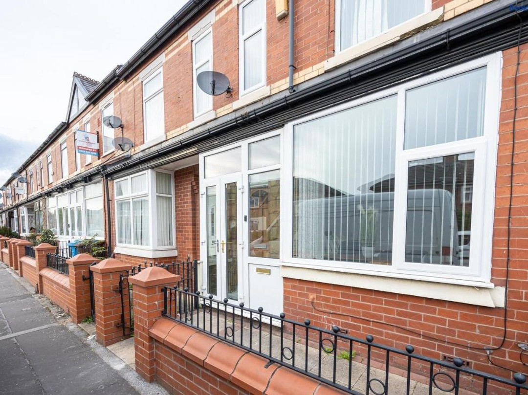 M6 Guest House