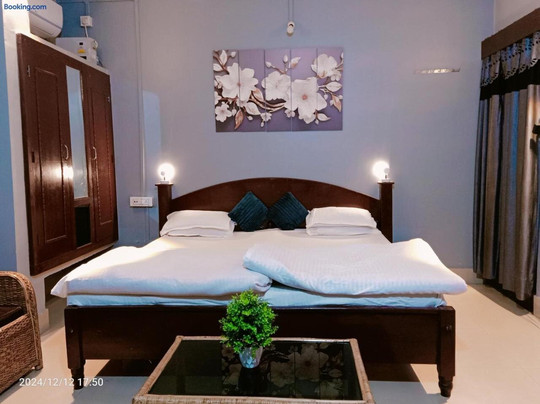 Hazarika Lodge And Homestay