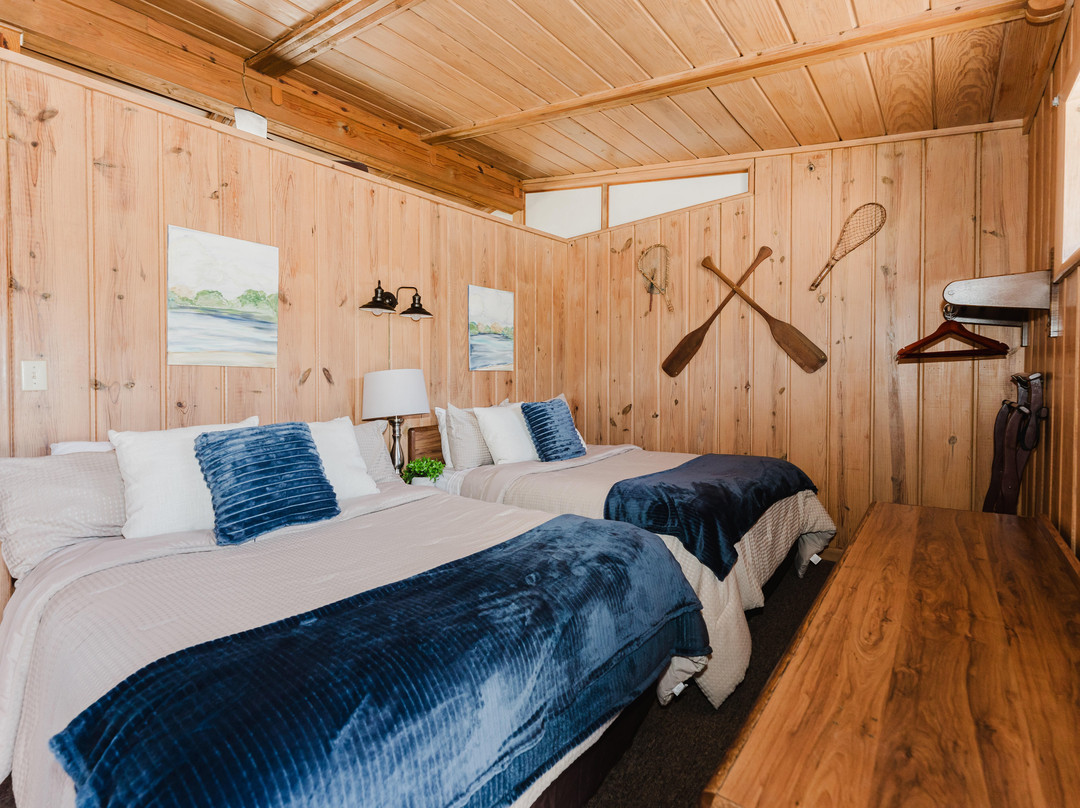 Happy Hollow Resort主图