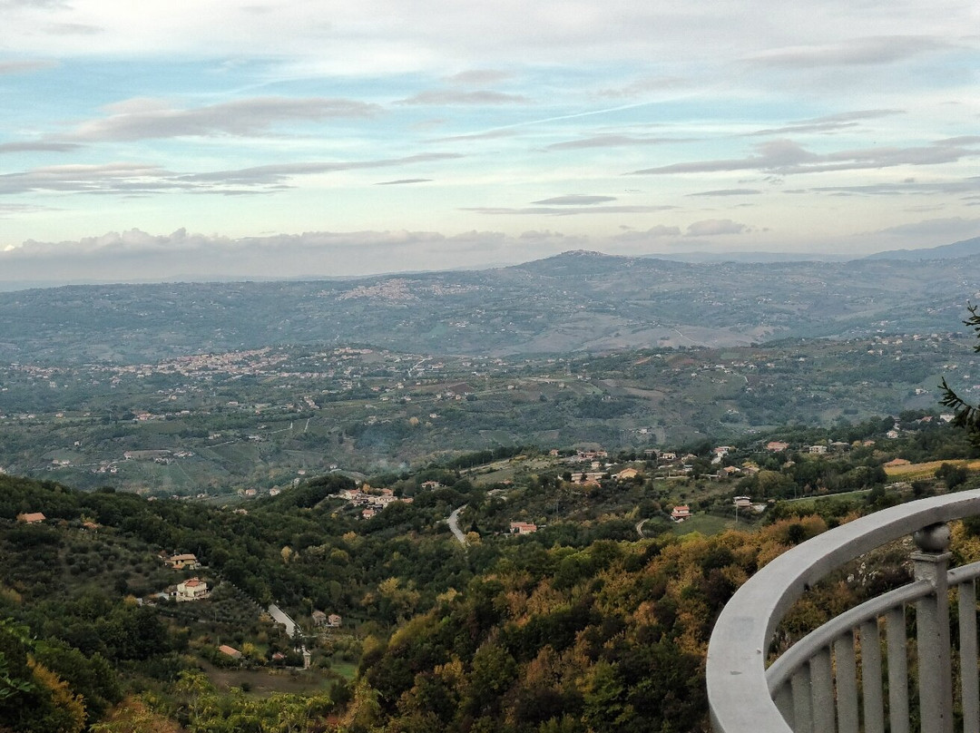 Punto panoramico Montemarano-Montemarano必去景点