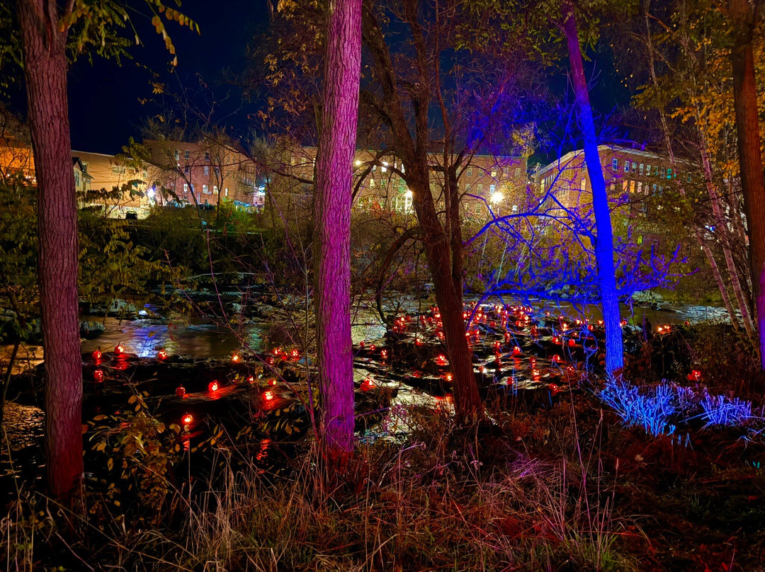 Riverwalk Covered Bridge-Littleton必去景点