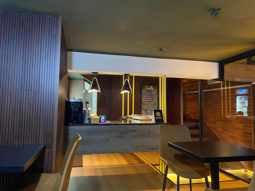 ELEVEN11 Restaurant & Café