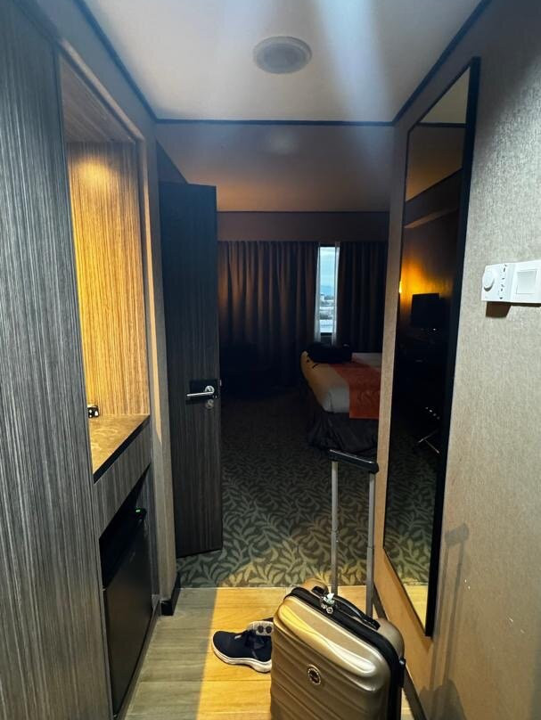 阿洛拉大酒店主图