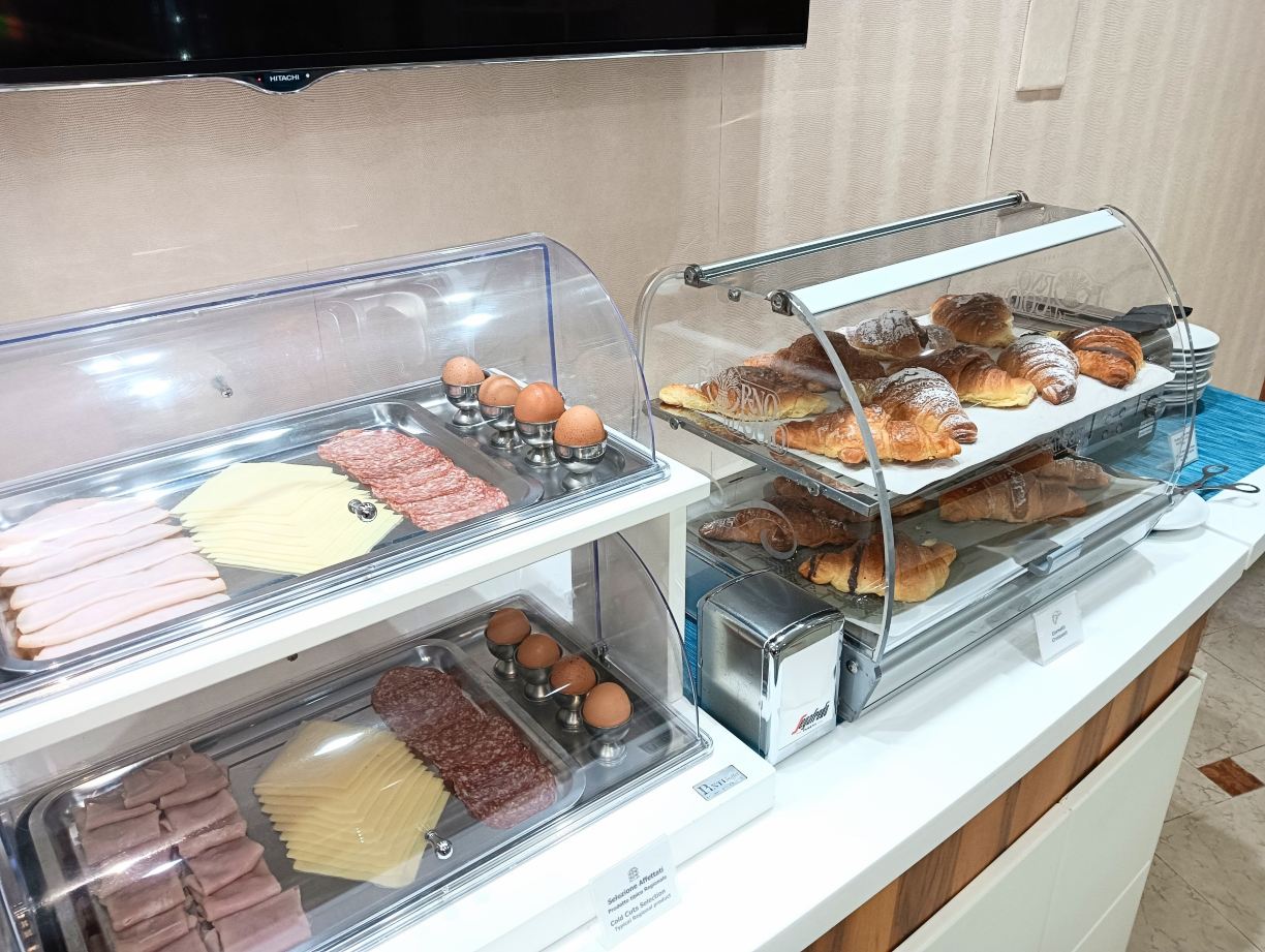 里维埃拉菲乌米奇诺酒店-餐饮