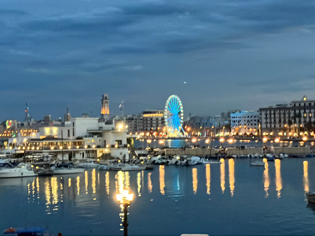 Piazza del Ferrarese-巴里必去景点