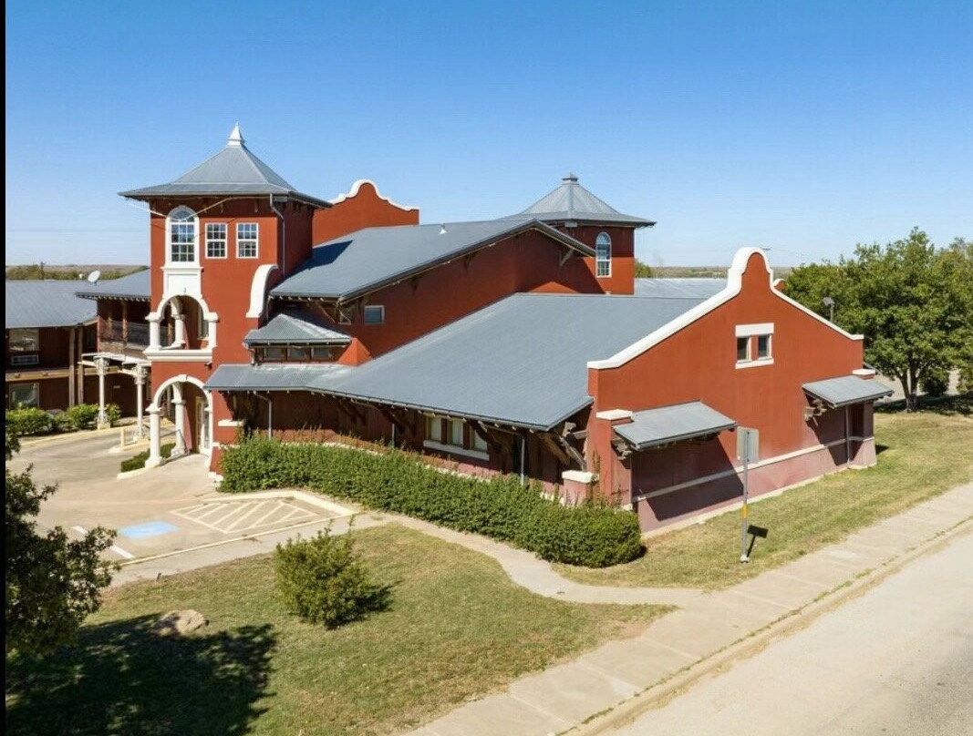 Canadian Courts Motel