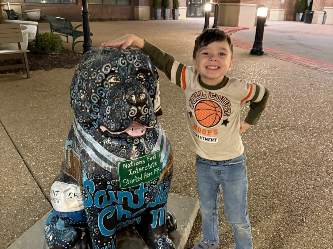 Embassy Suites by Hilton St. Louis St. Charles主图