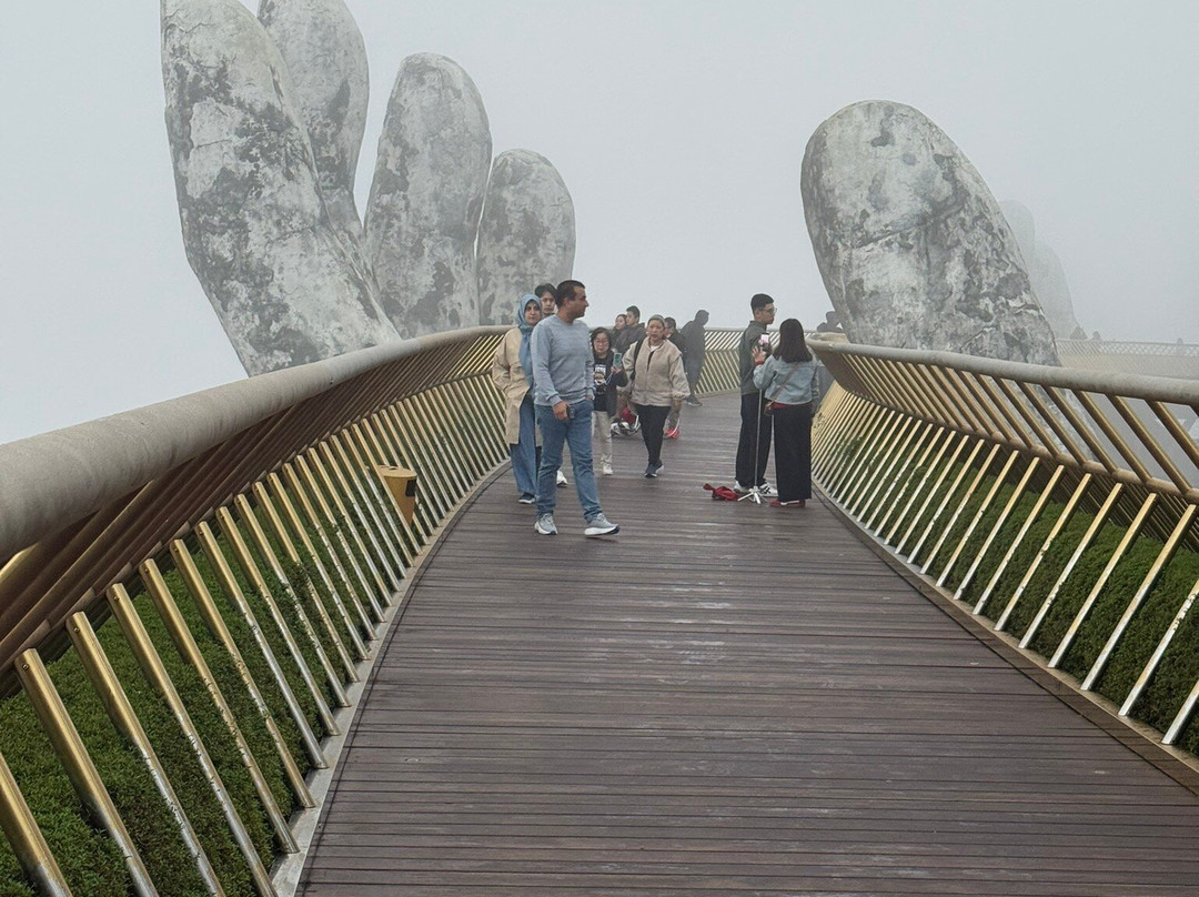 Golden Bridge-岘港必去景点