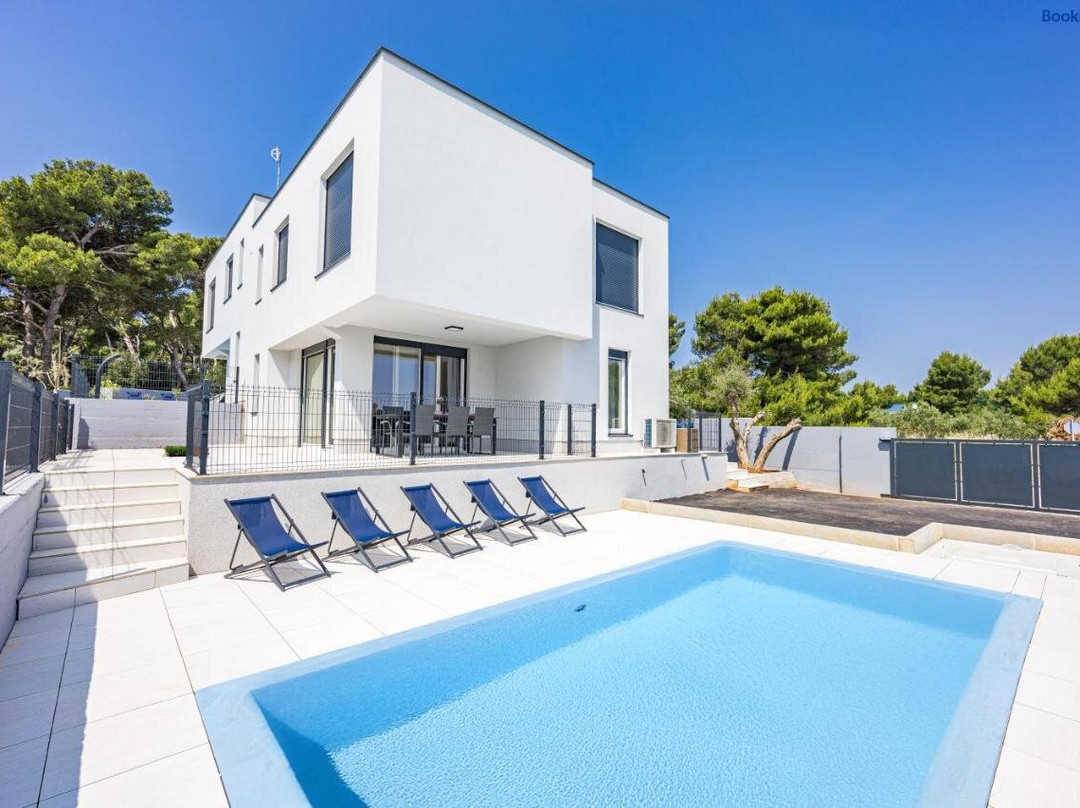 Peninsula Villas