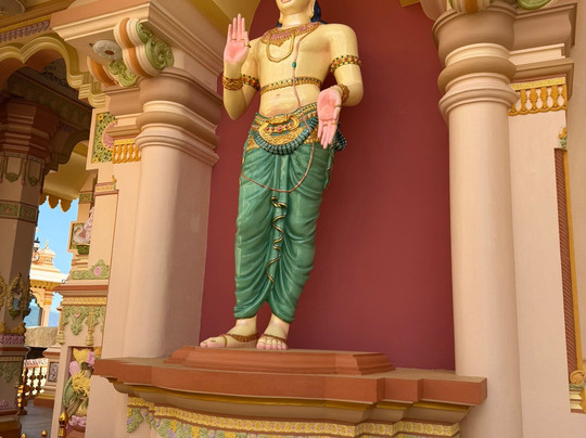 Mahamevnawa Monastery-Kumbalwela必去景点