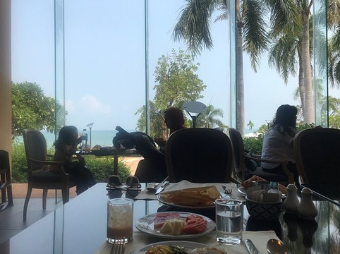 皇家悬崖盛大度假村主图