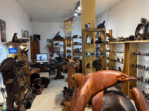 Heras Art Gallery-阿约拉港必去景点