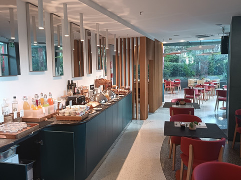 巴里你好酒店主图