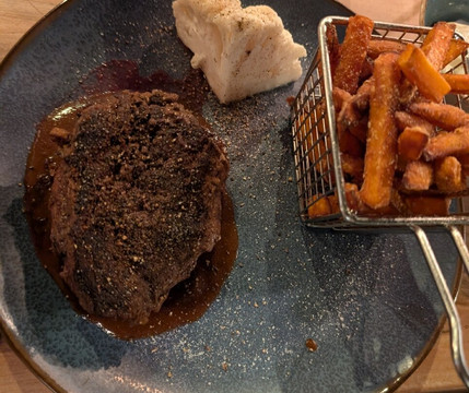 Lillehammer Restaurant & Bar ( Lillehammer Pizzeria)