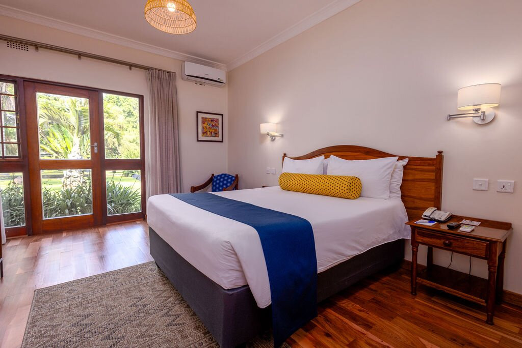 勃朗特酒店主图