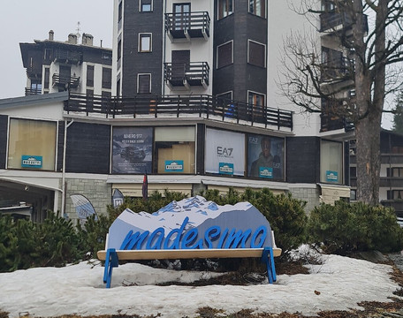 艾尔伯格K2酒店主图