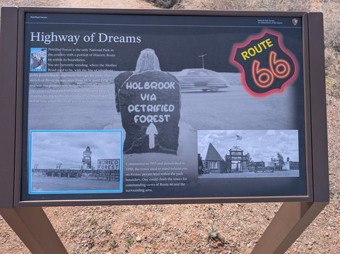 Petrified Forest National Park-霍尔布鲁克必去景点